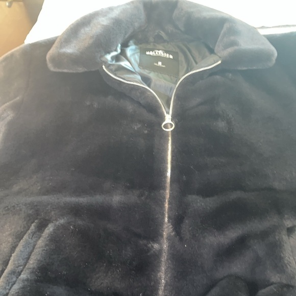 Hollister Faux Fur Plush Zip Up Jacket Medium. - Picture 7 of 7